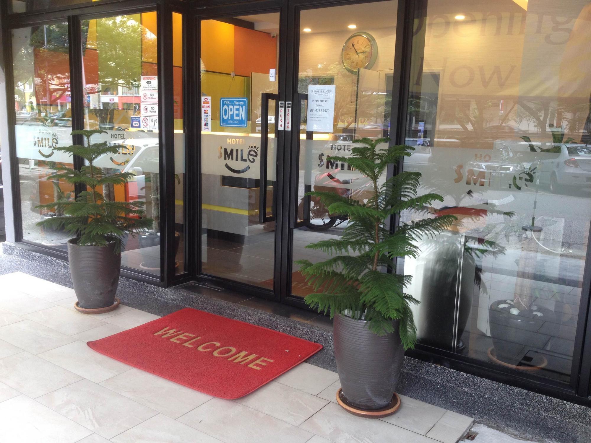 Smile Hotel Danau Kota Kuala Lumpur Exterior photo